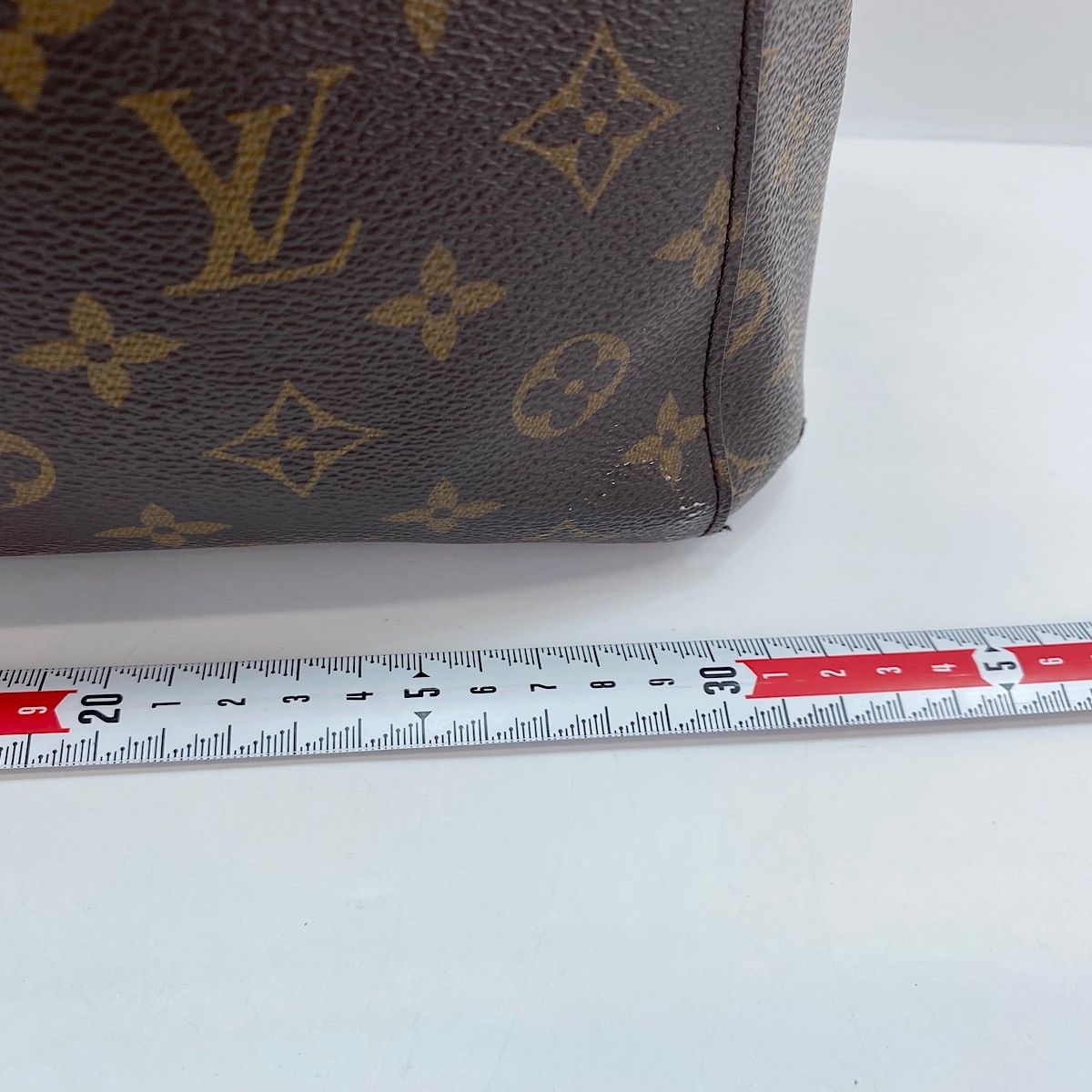 Louis Vuitton Handbag Montaigne MM — view 4
