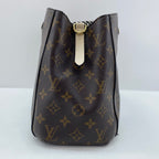 Louis Vuitton Handbag Montaigne MM — view 6