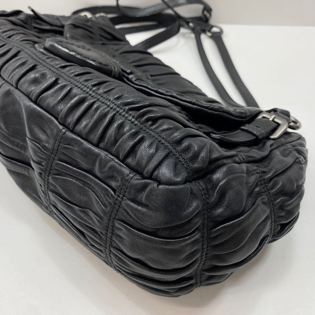 Prada Tote Black — view 9