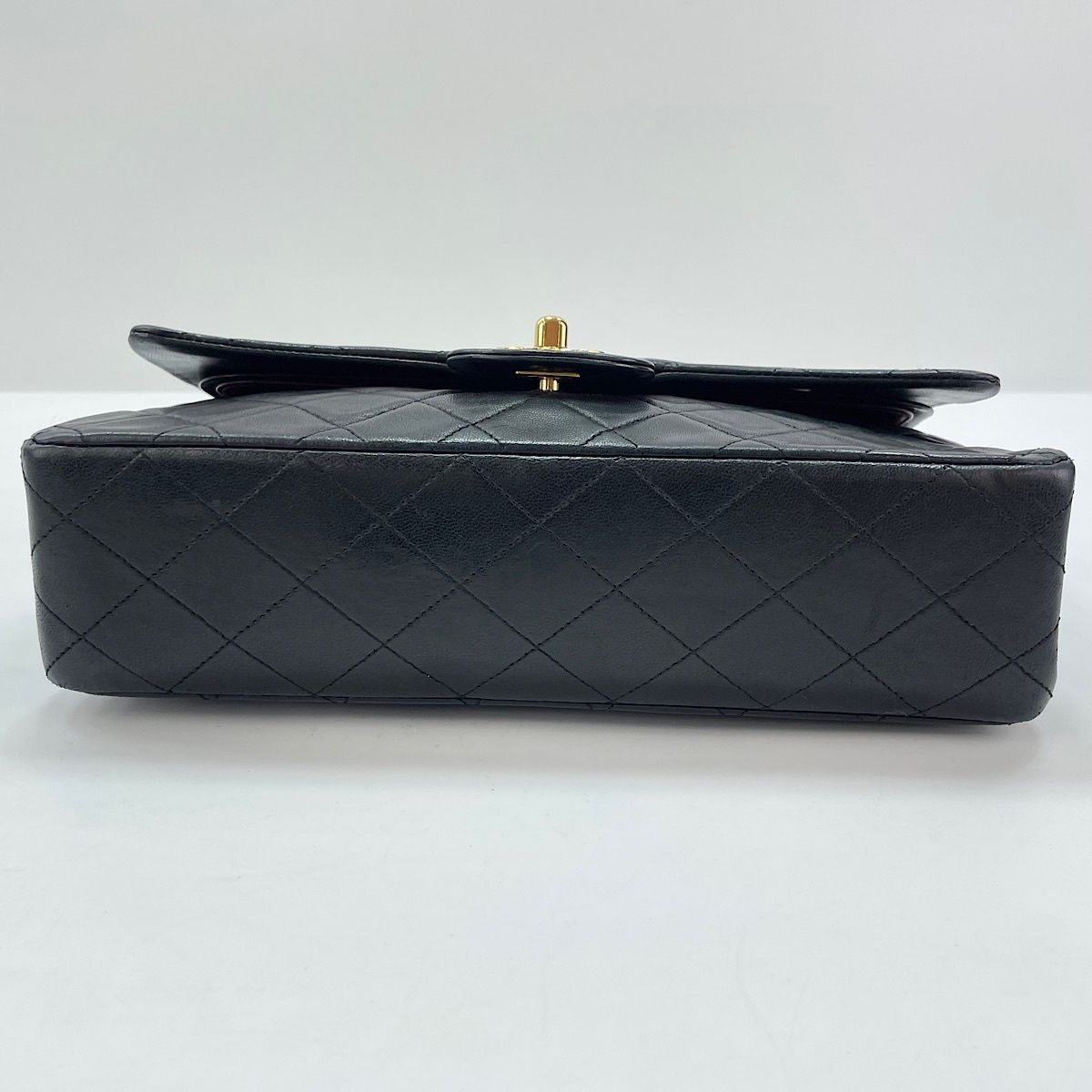 Chanel Shoulder Bag Quilted 25 — view 7