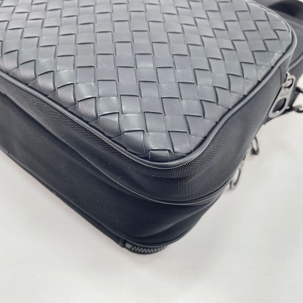 Bottega Veneta Shoulder Bag Intrecciato — view 9