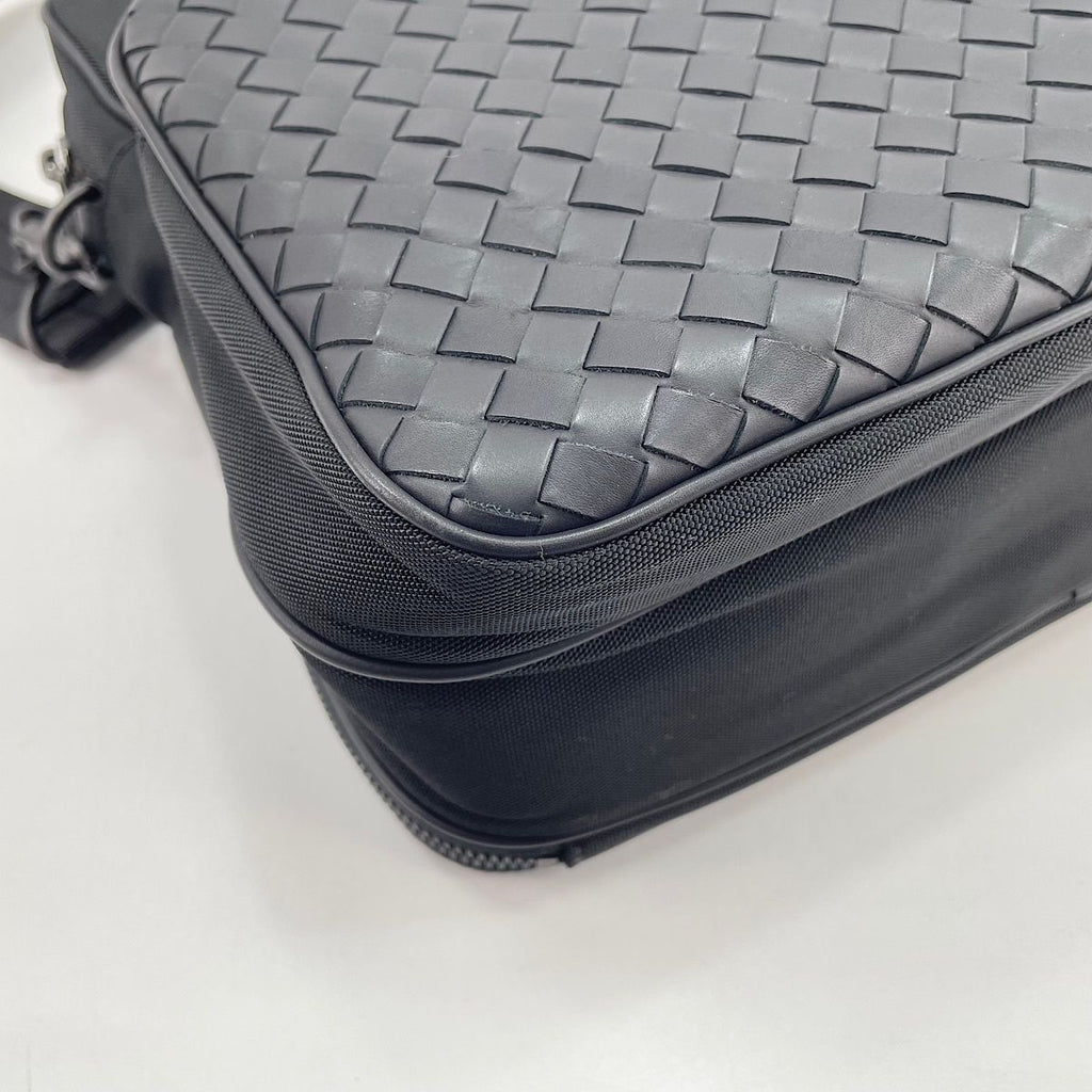 Bottega Veneta Shoulder Bag Intrecciato — view 8