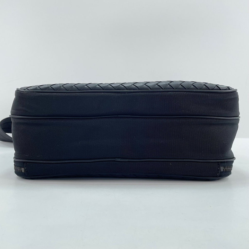 Bottega Veneta Shoulder Bag Intrecciato — view 7