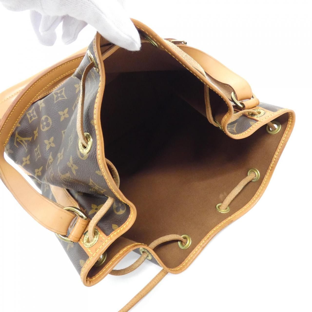 Louis Vuitton Monogram Noe Shoulder — view 8
