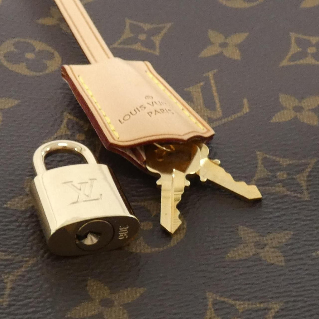 Louis Vuitton Monogram Montaigne — view 5