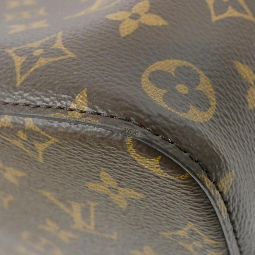 Louis Vuitton Monogram Neo Noe MM Shoulder — view 3