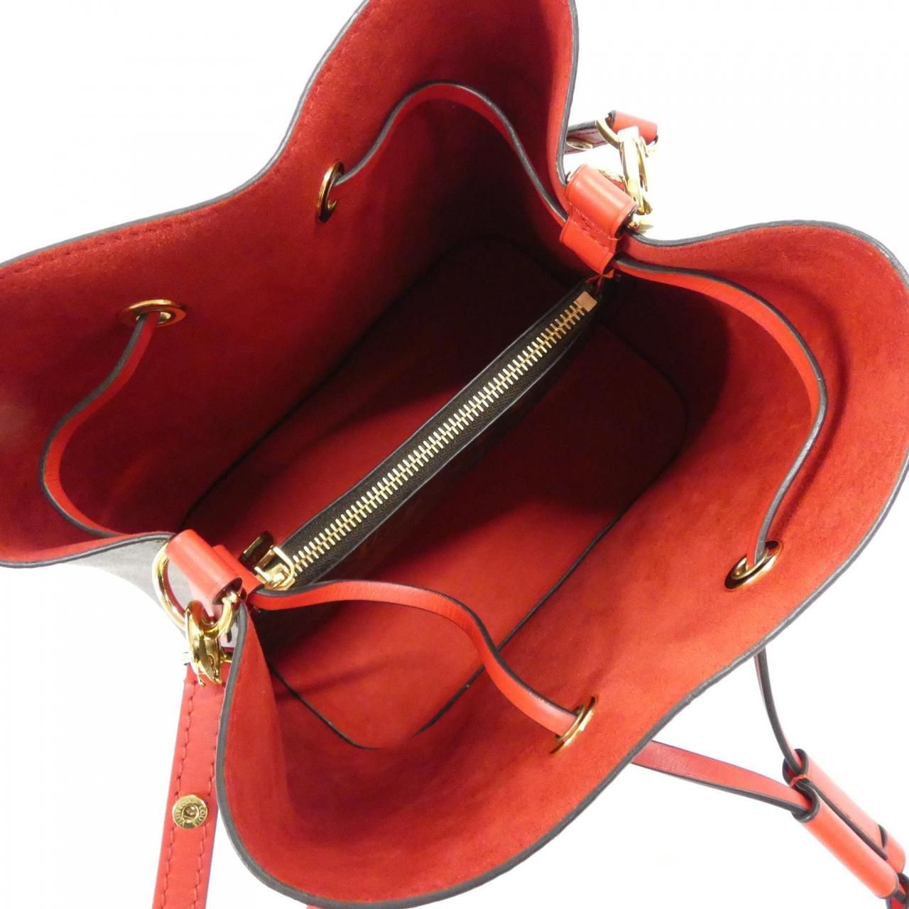 Louis Vuitton Monogram Neo Noe MM Shoulder — view 8