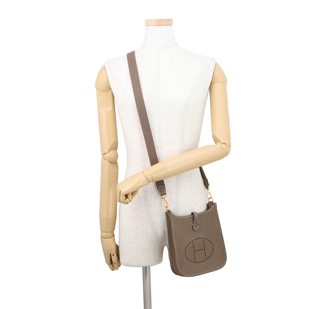 Hermes Evelyne TPM 111 cm Amazon Etoupe Gold Taurillon Clemence Handbag — view 4