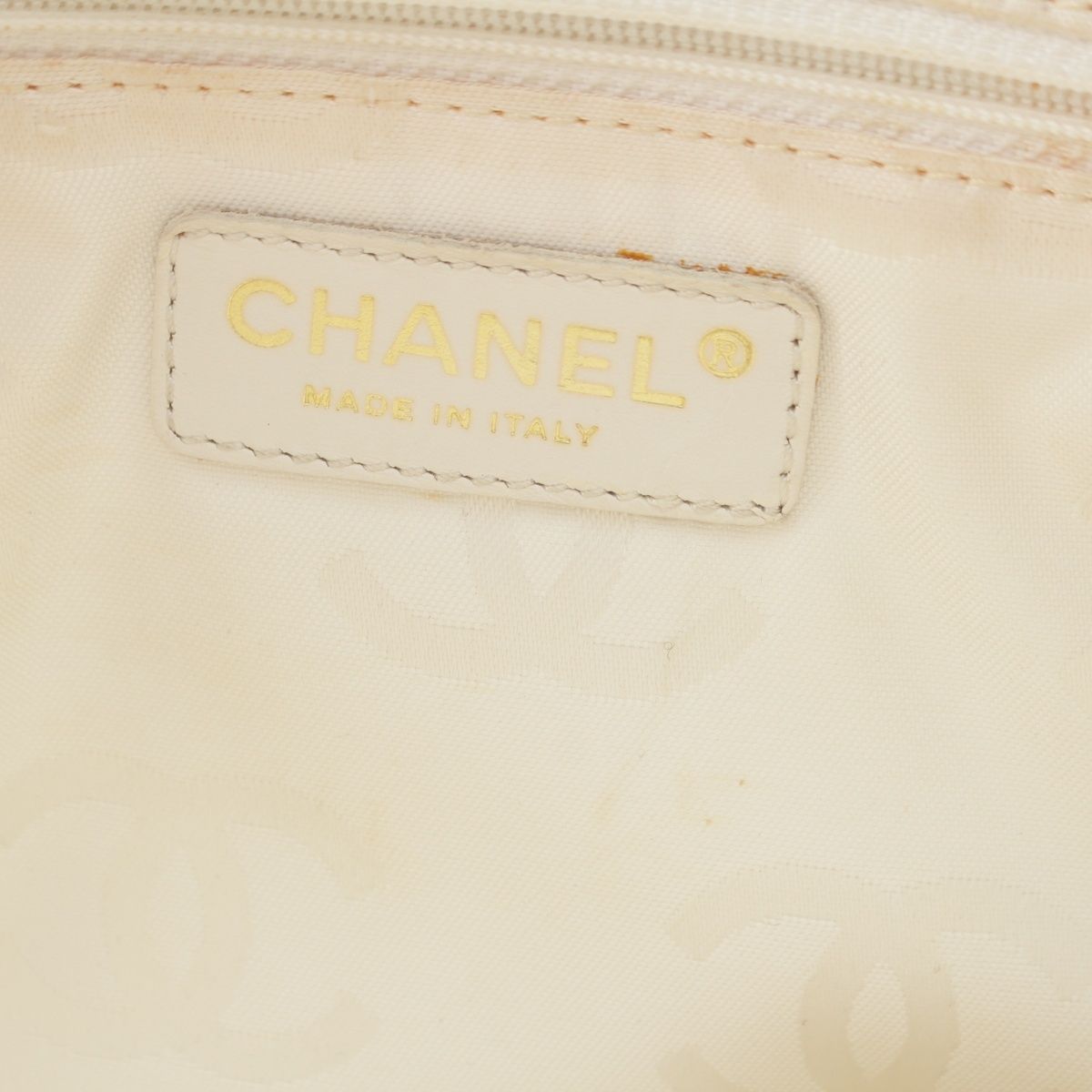 Chanel Wild Stitch Handbag Inner Pouch White — view 7