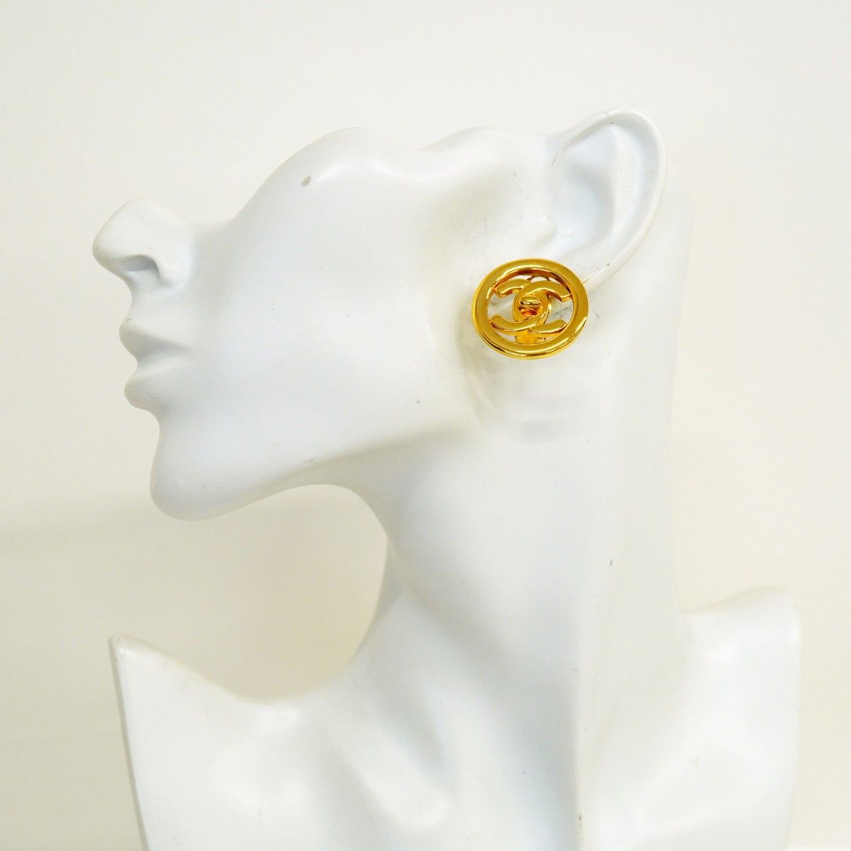 Chanel Earrings Vintage CC Logo Turnlock Round — view 5