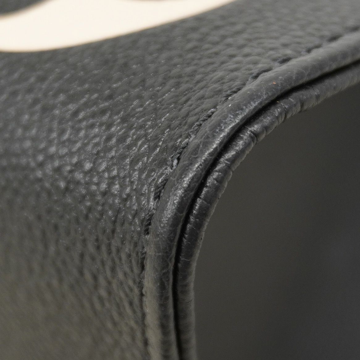 Louis Vuitton Tote Monogram Empreinte Bicolor On The Go MM Black Beige 2-Way — view 6