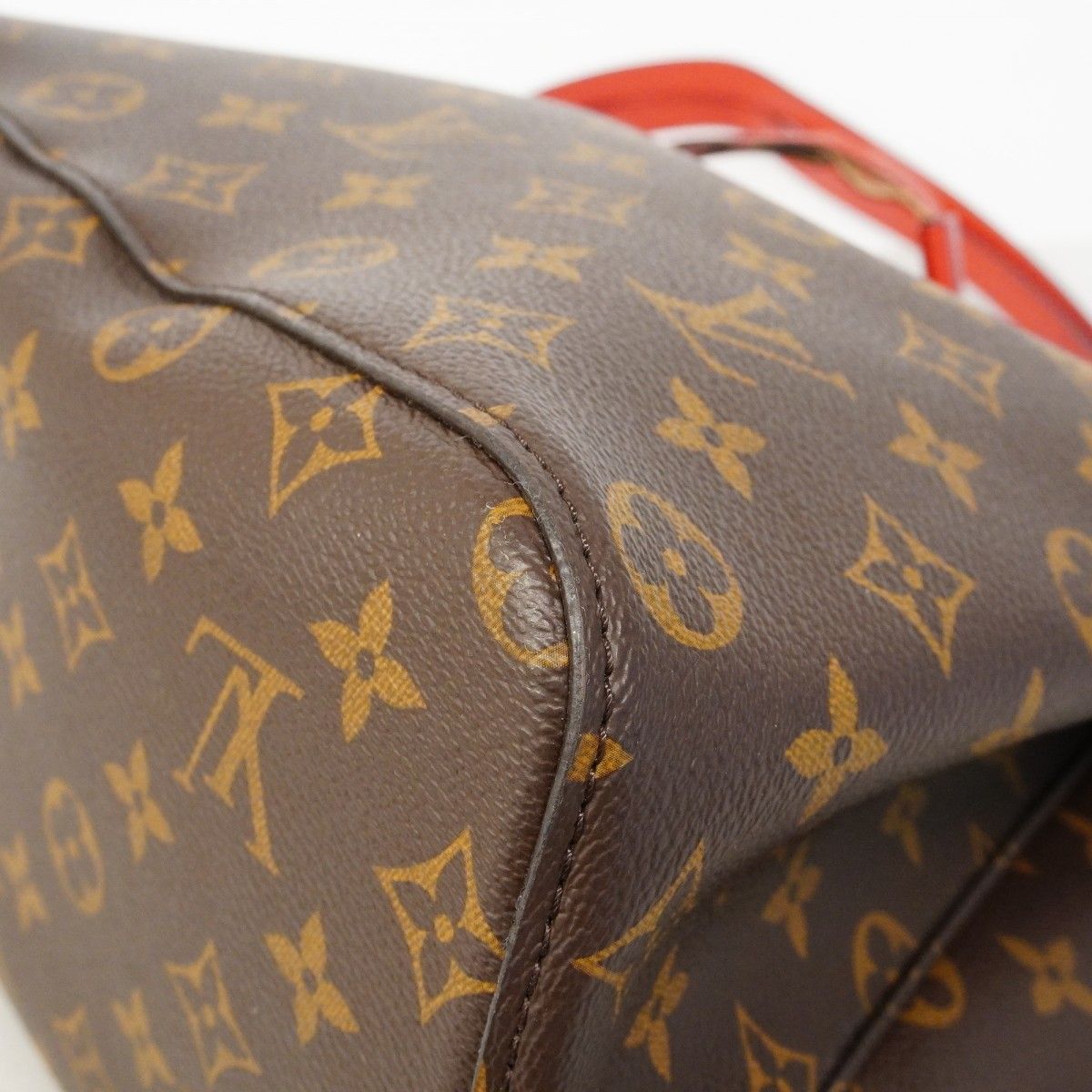 Louis Vuitton Shoulder Bag Monogram Neo Noe MM Coquelicot — view 8
