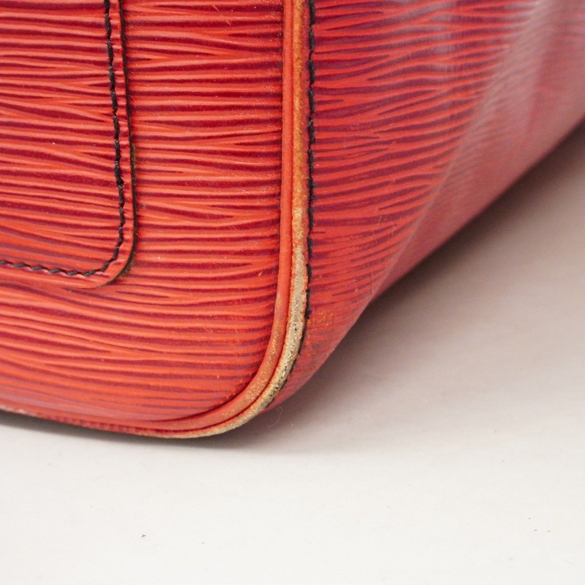 Louis Vuitton Boston Bag Epi Keepall 55 Castilian — view 7