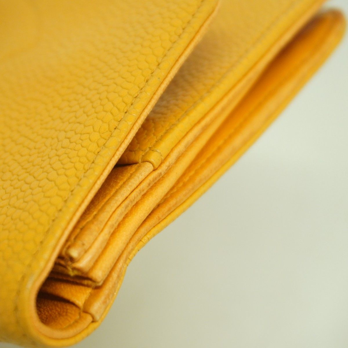 Chanel Wallet Caviar Leather Yellow Gold — view 7