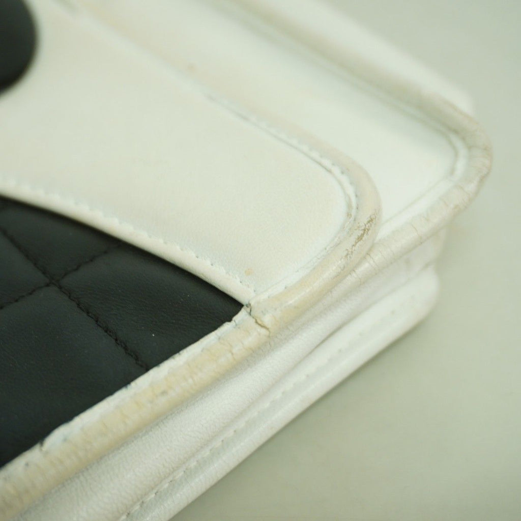 Chanel Shoulder Bag 2.55 Choco Bar Lambskin White Black Gold — view 9