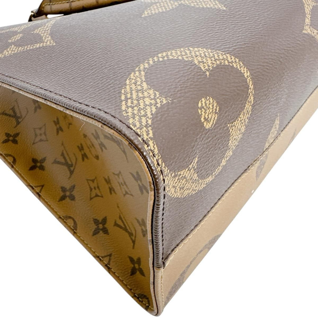 Louis Vuitton Monogram Giant Reverse Handbag On The Go MM Tote Brown — view 7