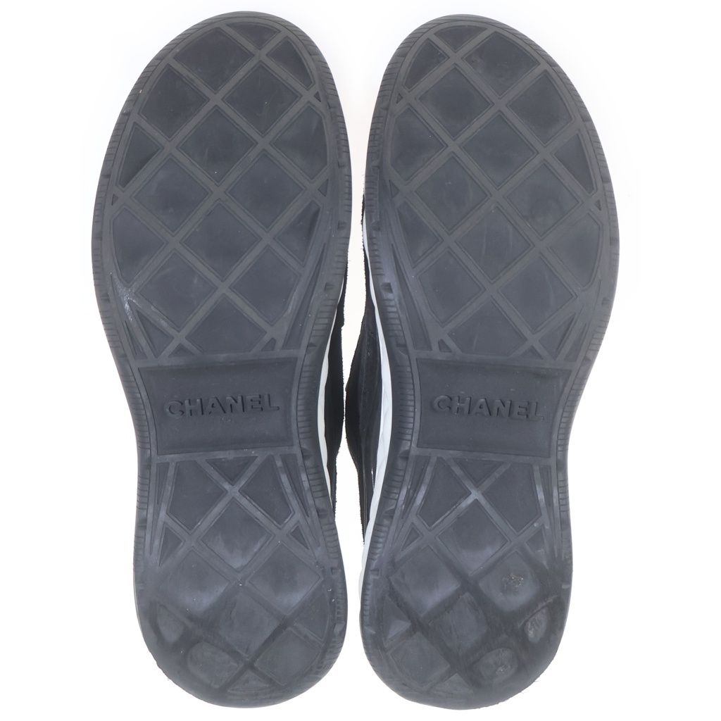 Chanel CC Logo Suede Leather Sneakers Black — view 5