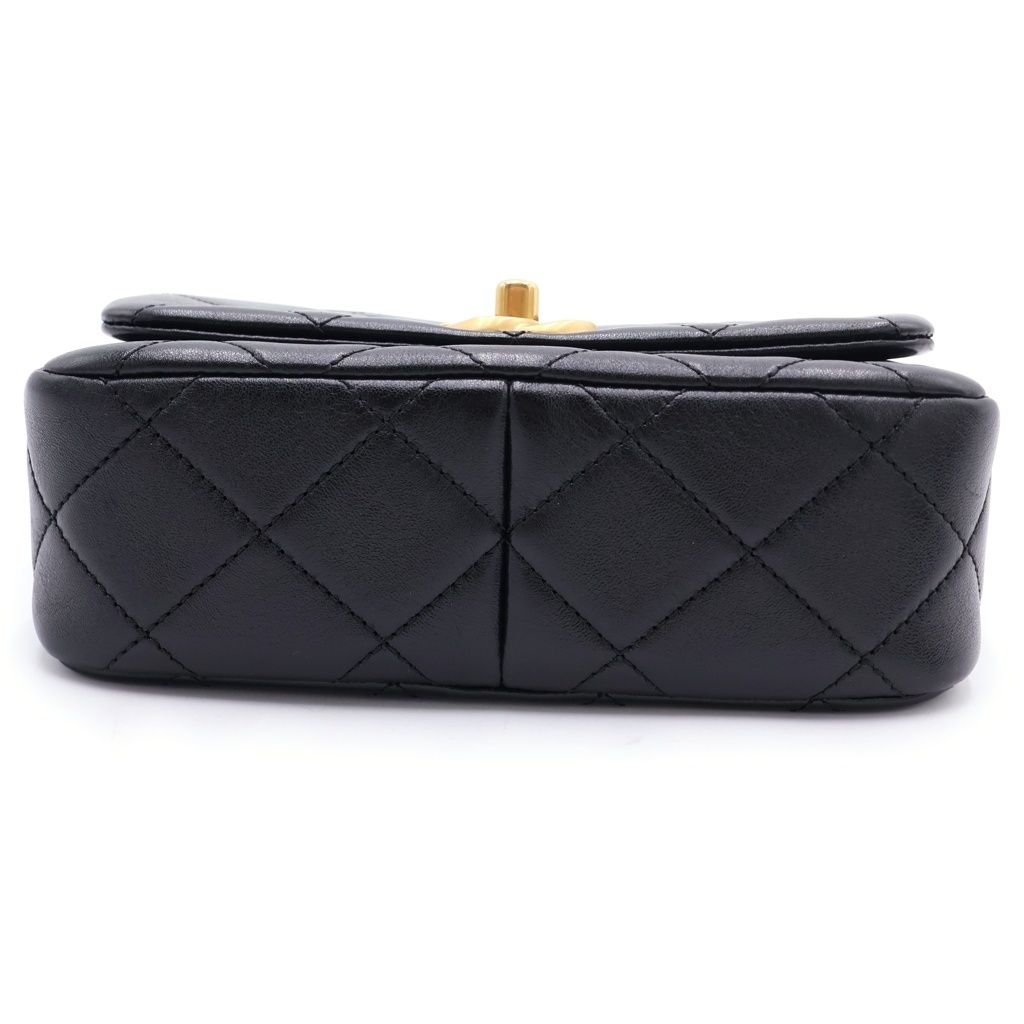 Chanel Quilted 18 Shoulder Bag Chain Black Lambskin Gold — view 4
