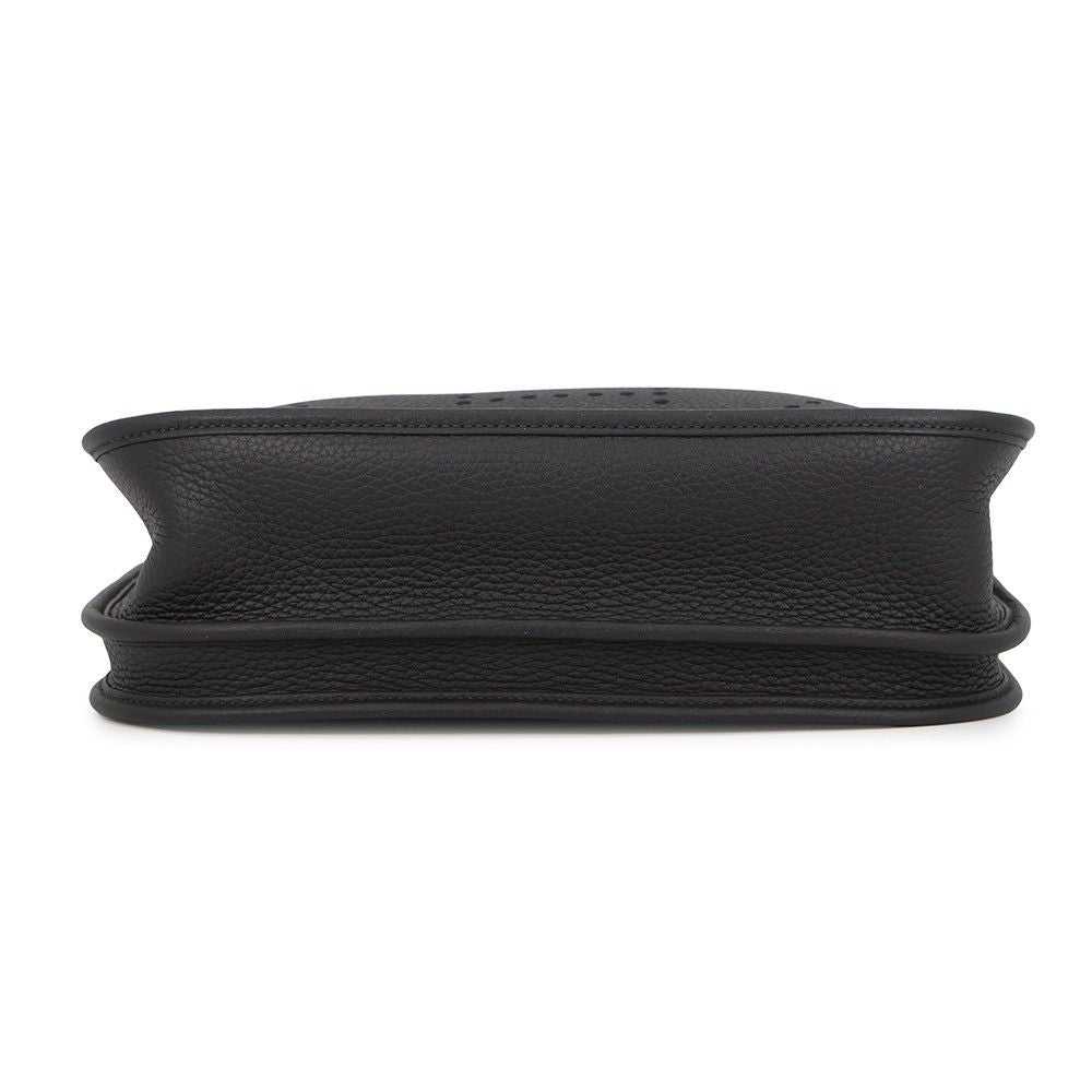 Hermes Shoulder Bag Evelyne 3 PM Black Gold Taurillon Clemence — view 3