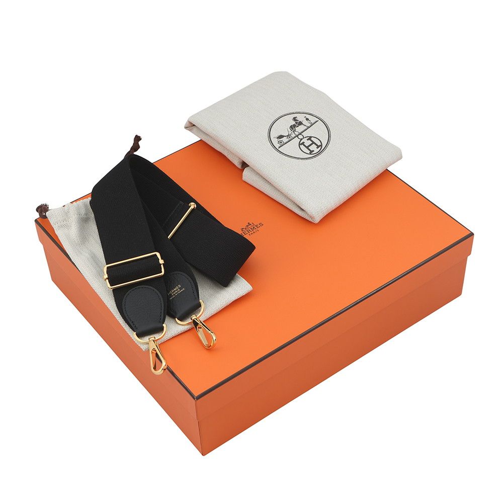 Hermes Shoulder Bag Evelyne 3 PM Black Gold Taurillon Clemence — view 8