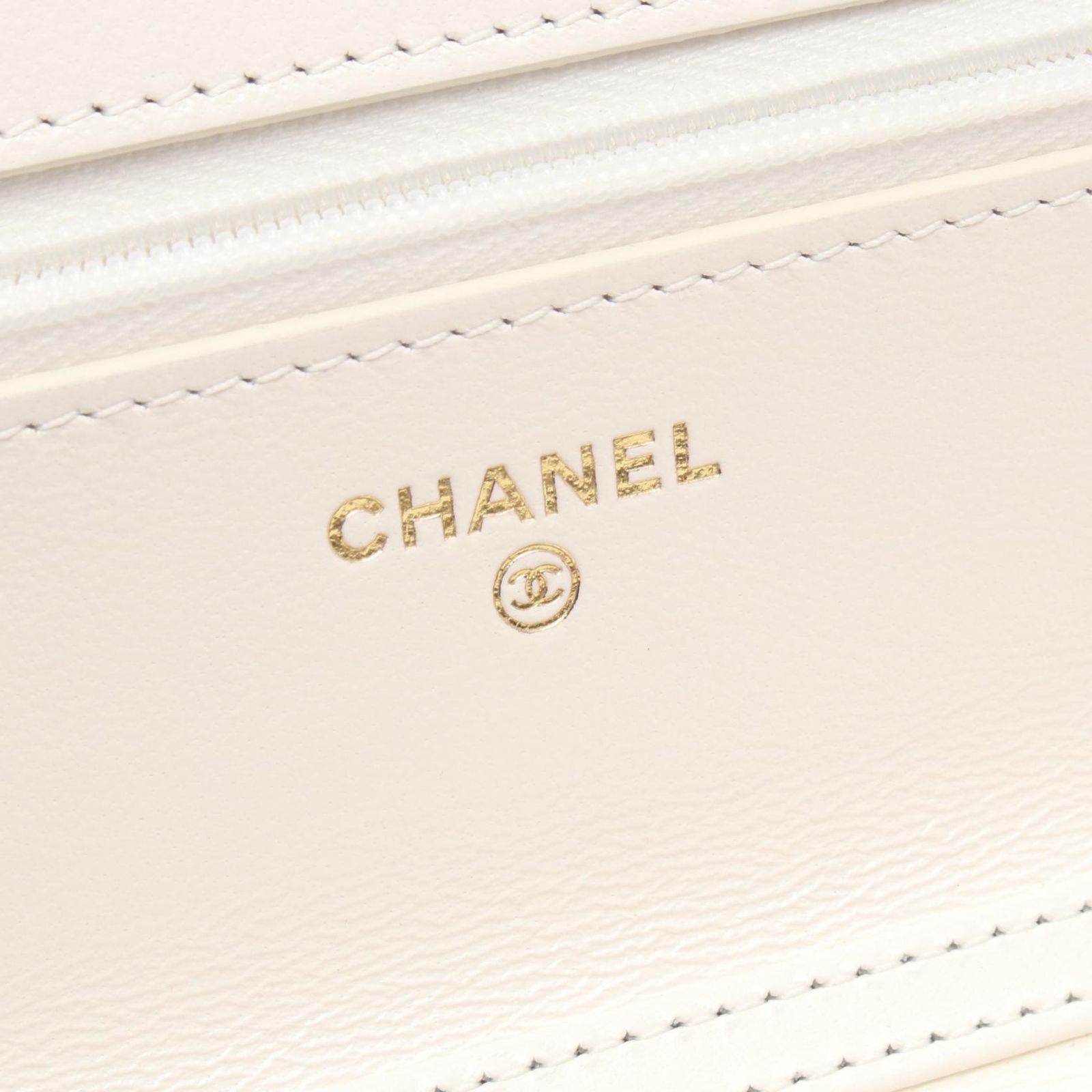 Chanel Shoulder Bag Quilted White Leather Chain Wallet — view 4