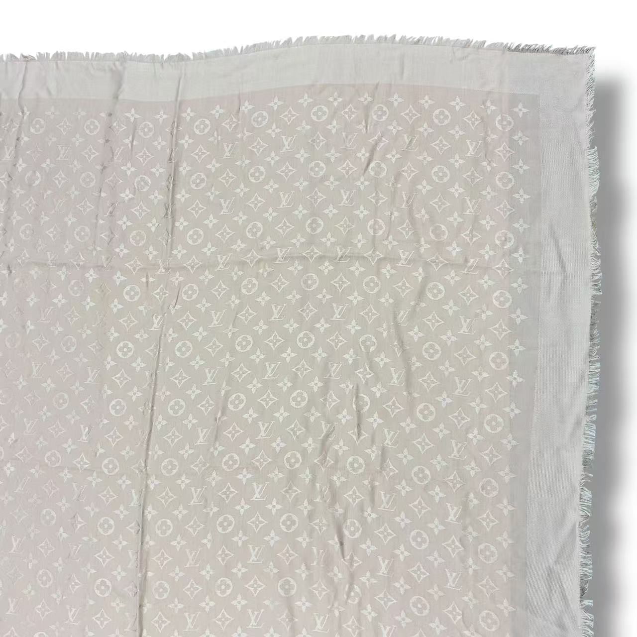 Louis Vuitton Silk Wool Scarf Monogram Beige — view 4