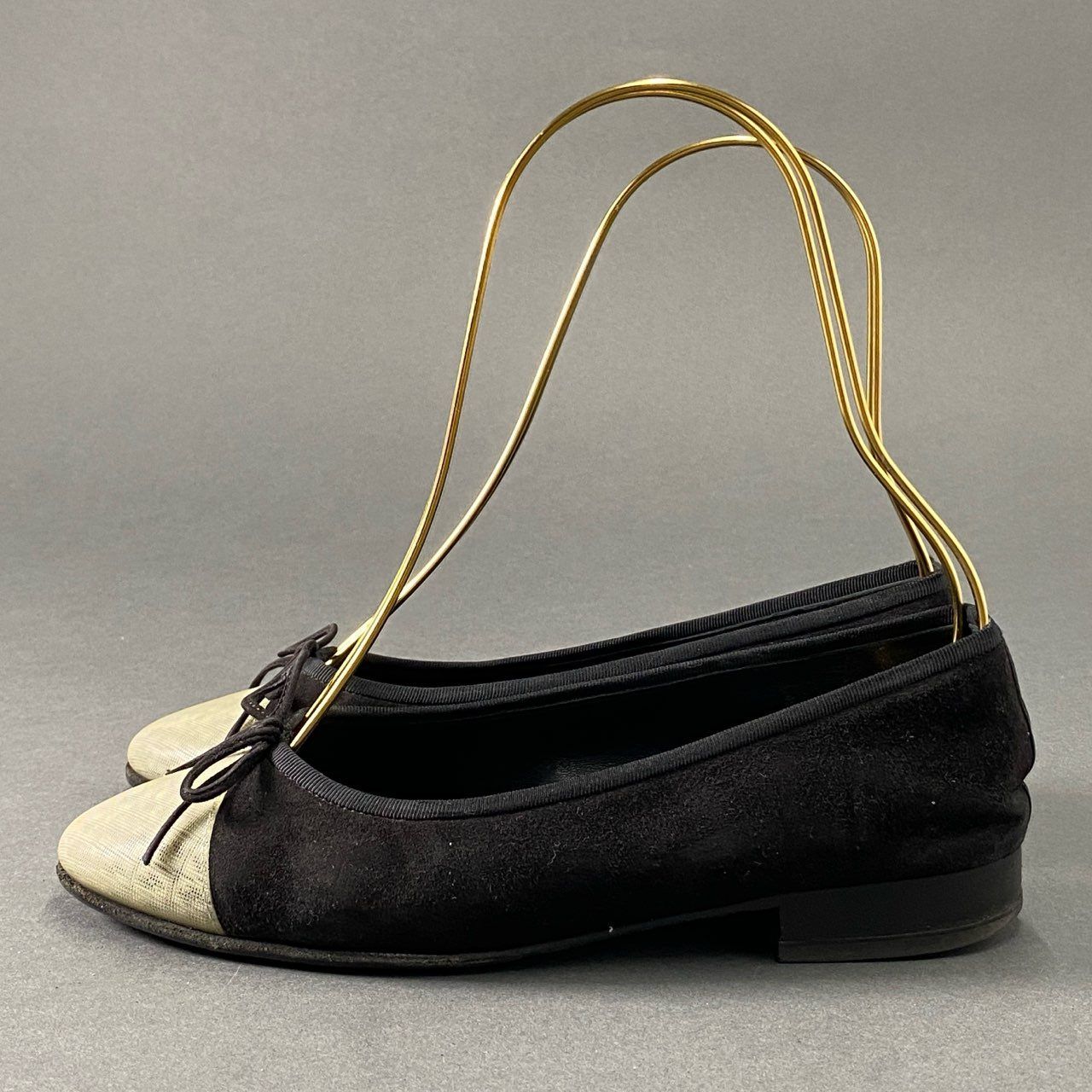 Chanel CC Logo Ballet Shoes Flat 35.5 Black Suede Ribbon — view 2