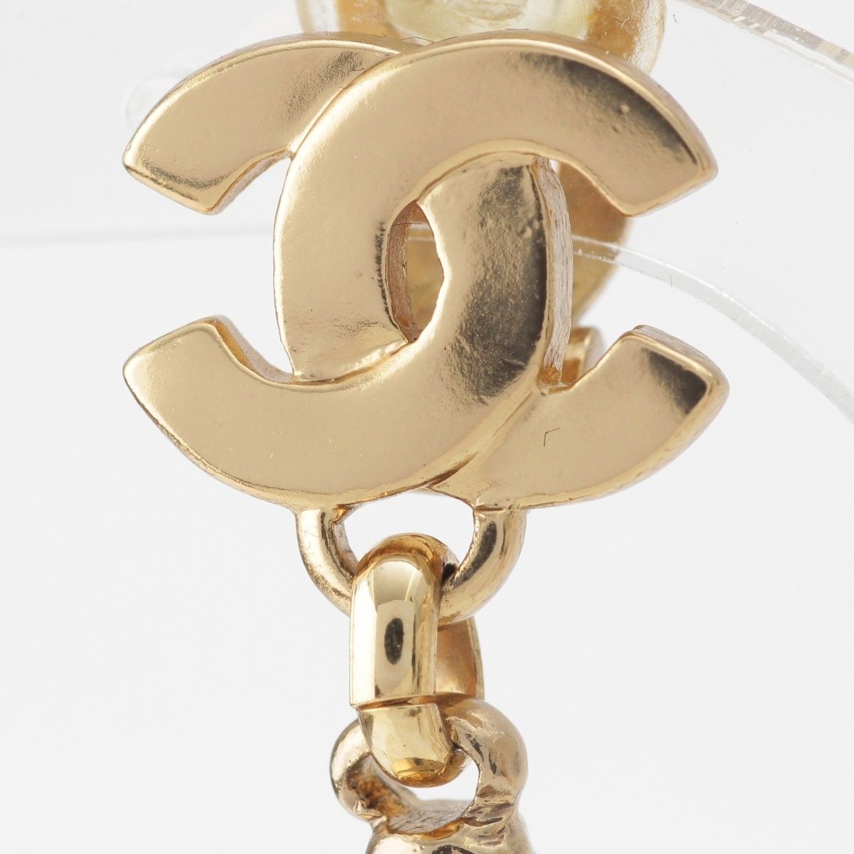 Chanel Mademoiselle CC Logo Earrings Gold — view 3