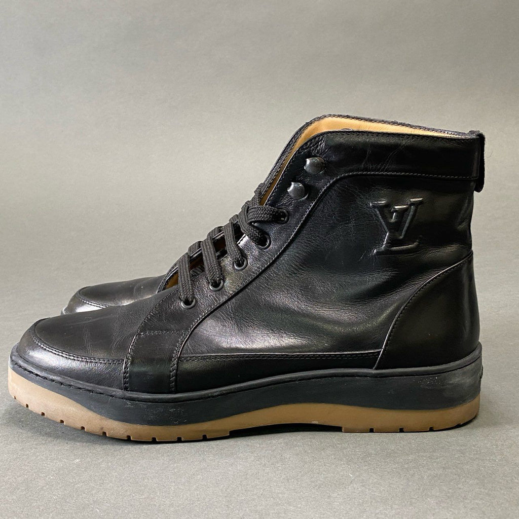Louis Vuitton LV Logo Lace Up Boots Shoes 7 Black Leather — view 2