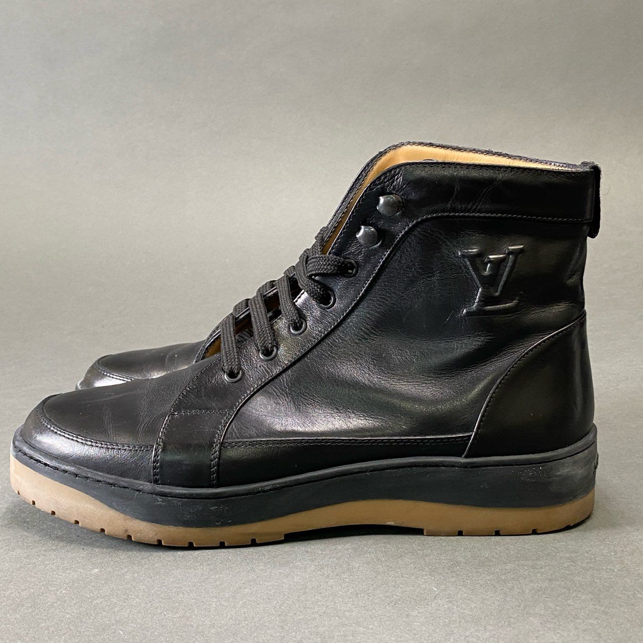 Louis Vuitton LV Logo Lace Up Boots Shoes 7 Black Leather — view 2