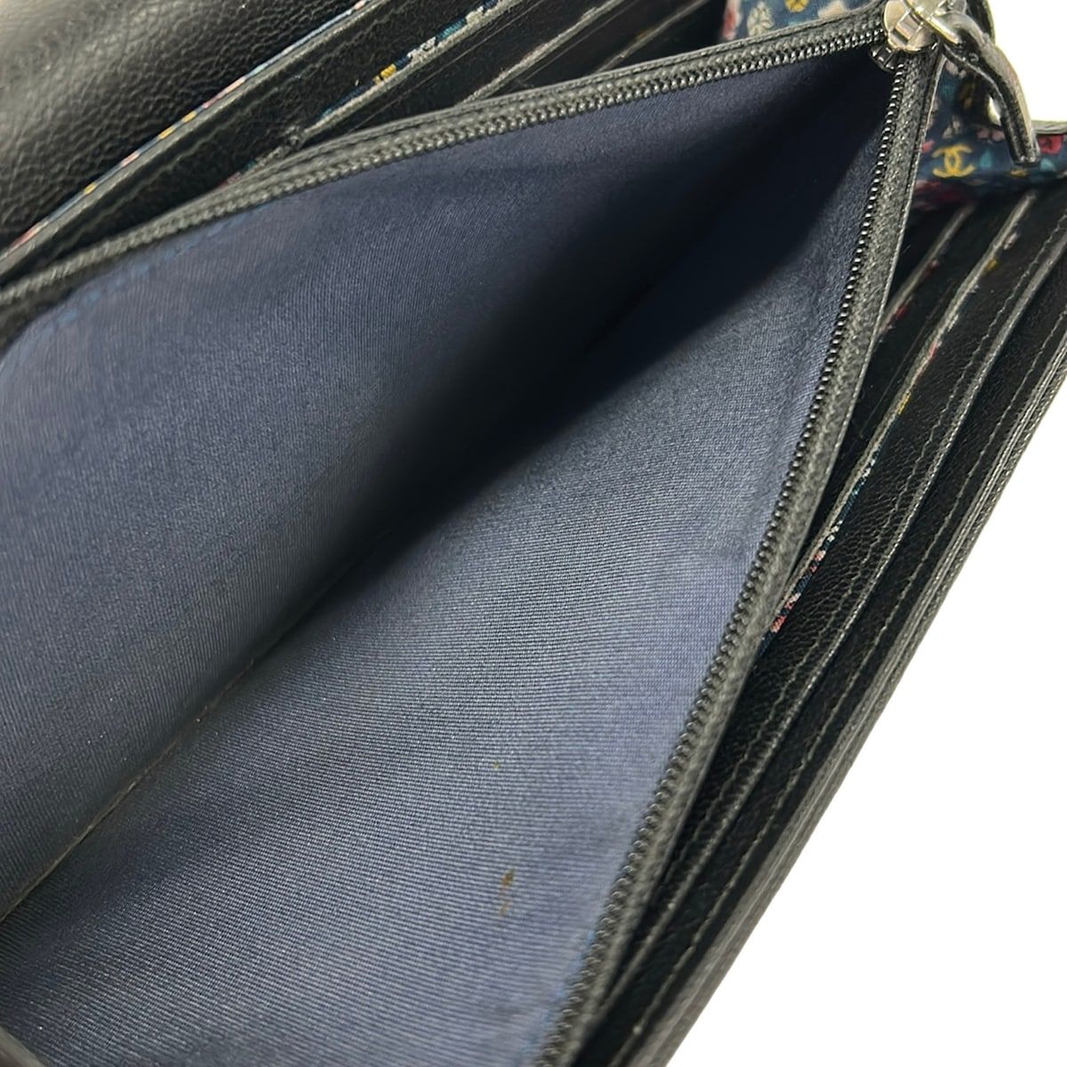 Chanel Wallet Lucky Clover Black Silver Leather — view 5