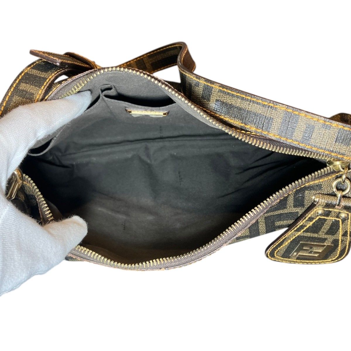 Fendi Zukka Zukki No Shoulder Bag Leather — view 6
