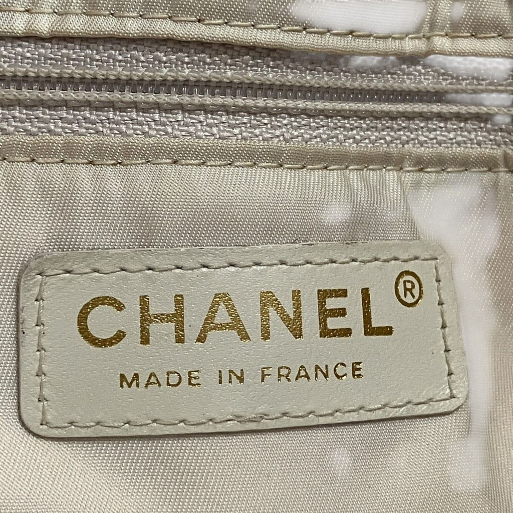 Chanel Tote MM New Travel Line Canvas Leather — view 4