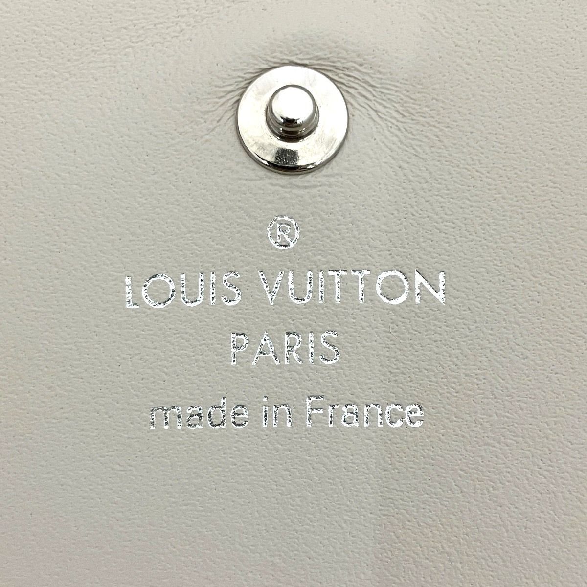 Louis Vuitton Portefeuille Iris Compact Mahina Bifold Wallet Leather — view 4