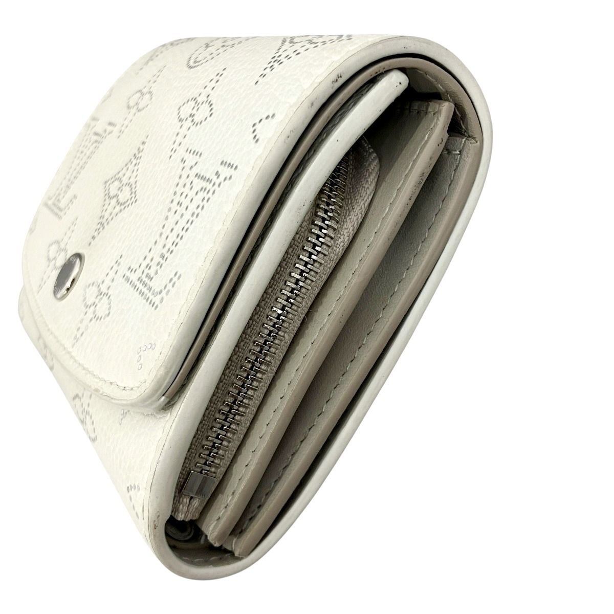 Louis Vuitton Portefeuille Iris Compact Mahina Bifold Wallet Leather — view 9