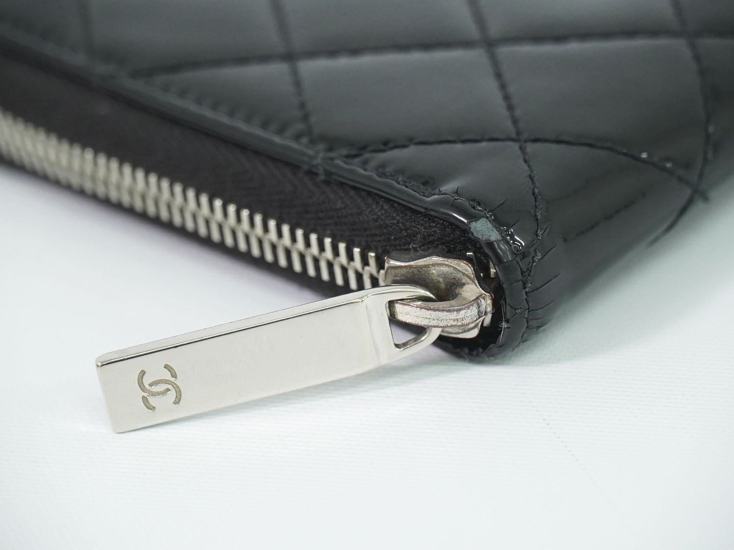 Chanel CC Logo Quilted Round Zip Wallet Patent Leather Black — view 6