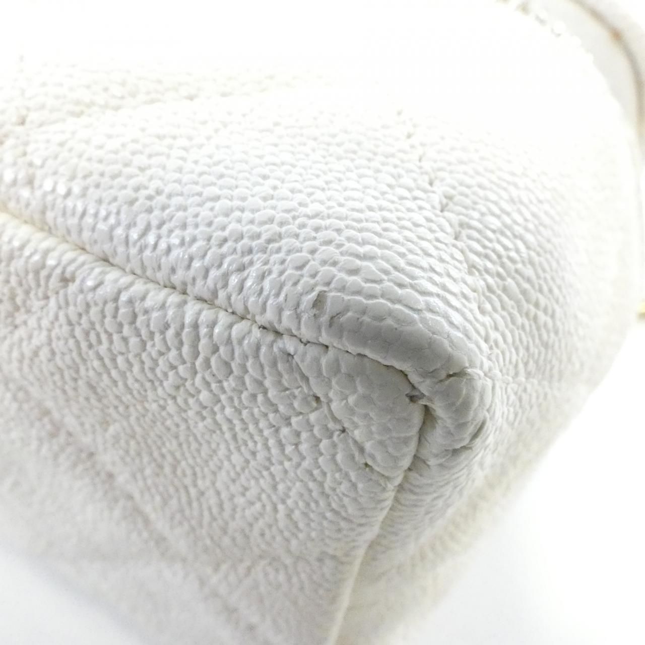 Chanel Shoulder Bag White — view 3
