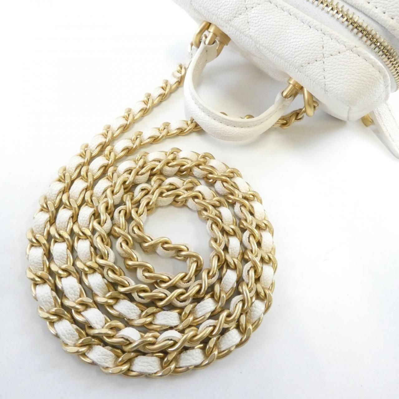 Chanel Shoulder Bag White — view 6