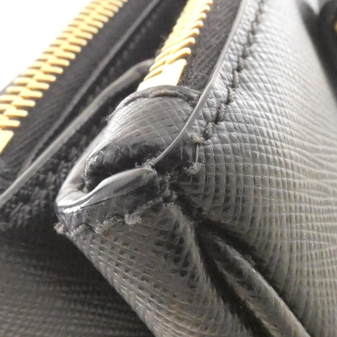 Prada Bag Handbag Gold — view 4