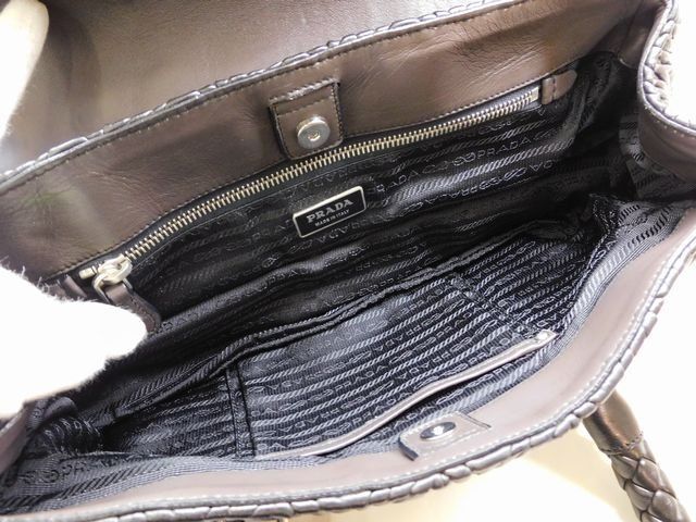 Prada Handbag Leather Color Gathered Black — view 4