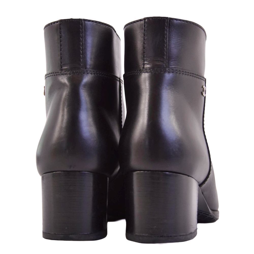 Chanel Boots Short CC Logo — view 5