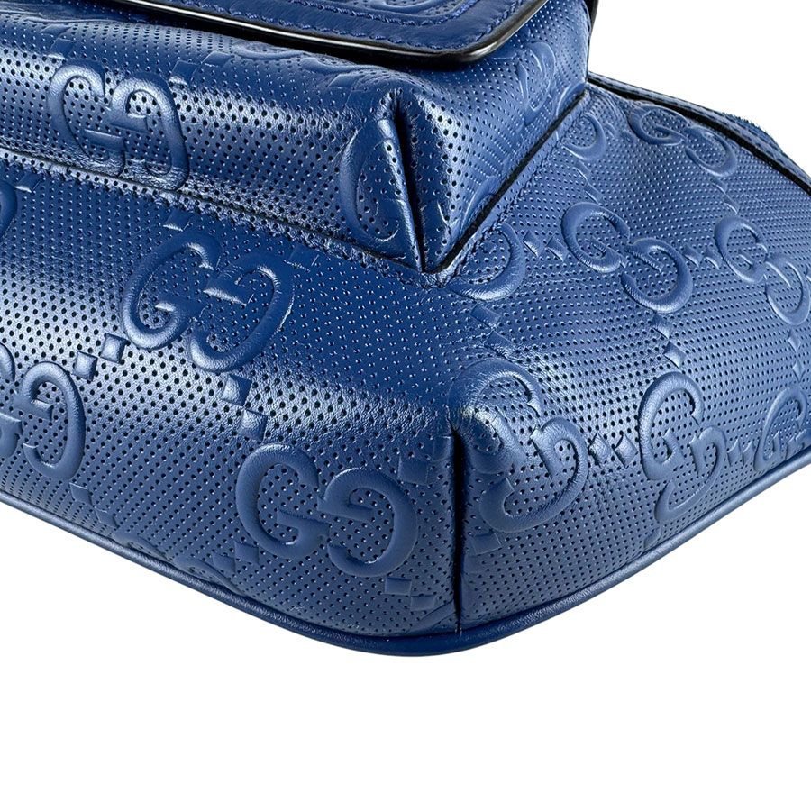 Gucci Waist Bag GG Embossed — view 9