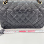 Chanel Shoulder Bag Quilted 25 — view 4