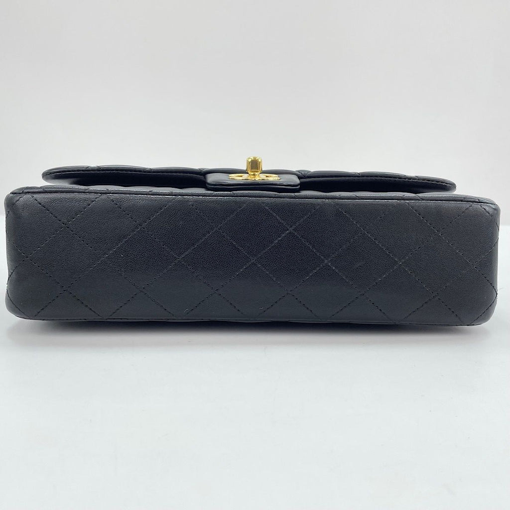 Chanel Shoulder Bag Quilted 25 — view 7