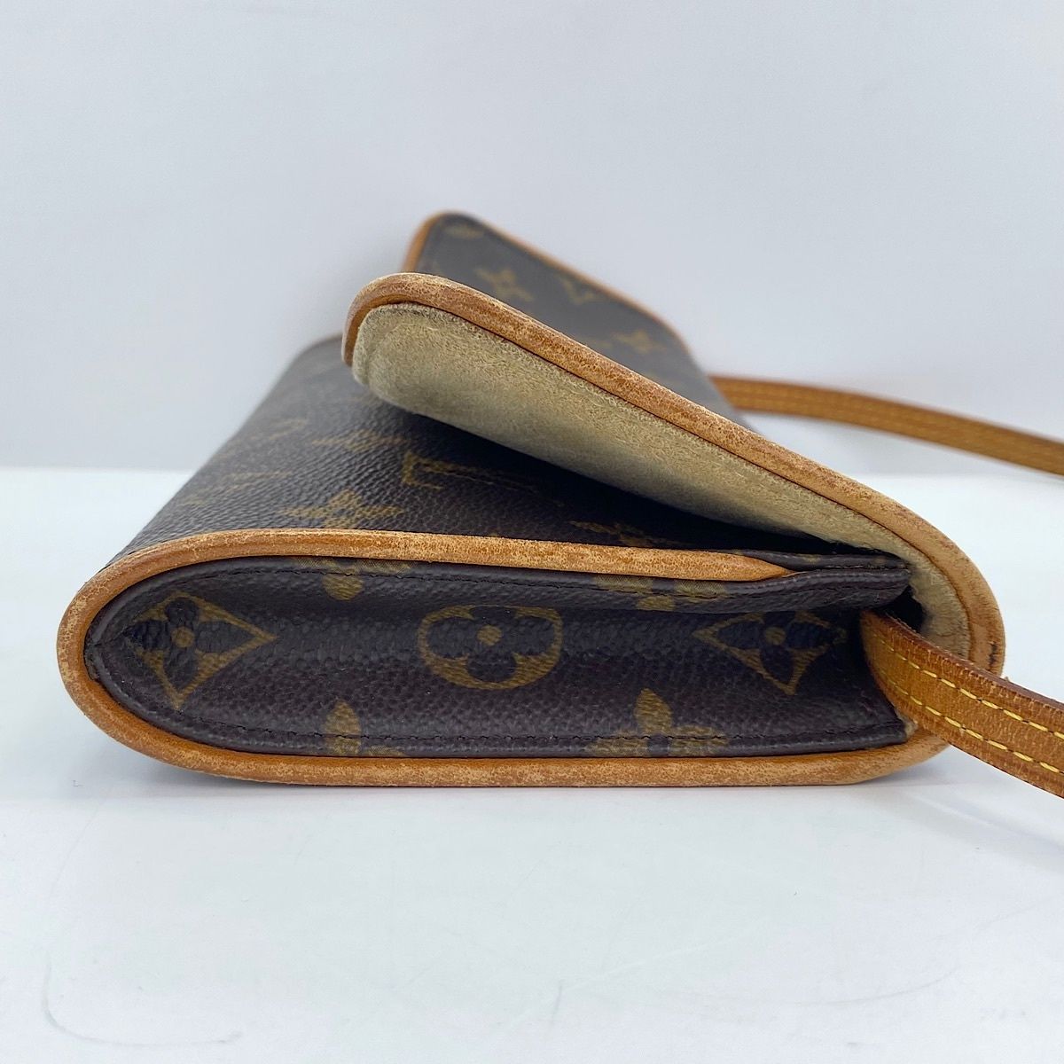 Louis Vuitton Shoulder Bag Pochette Twin GM — view 5