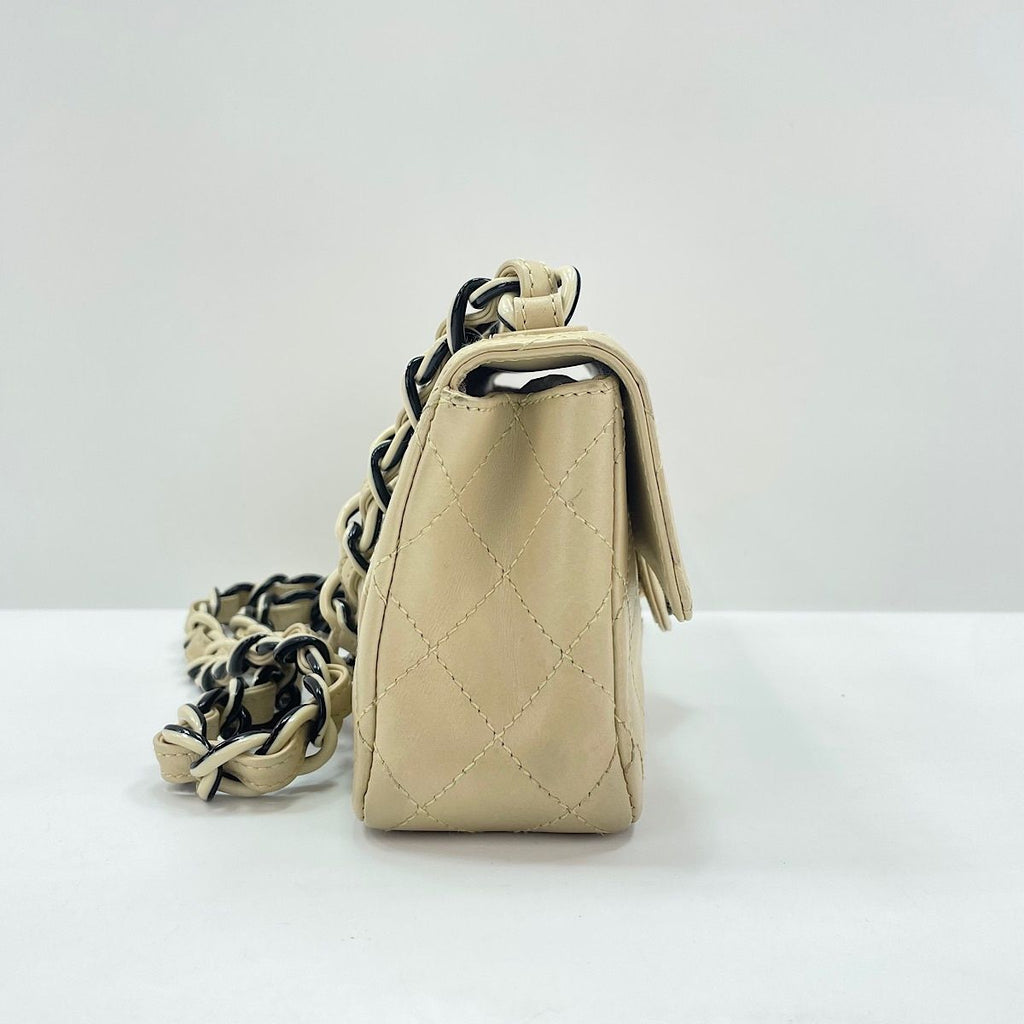 Chanel Shoulder Bag Quilted — view 6