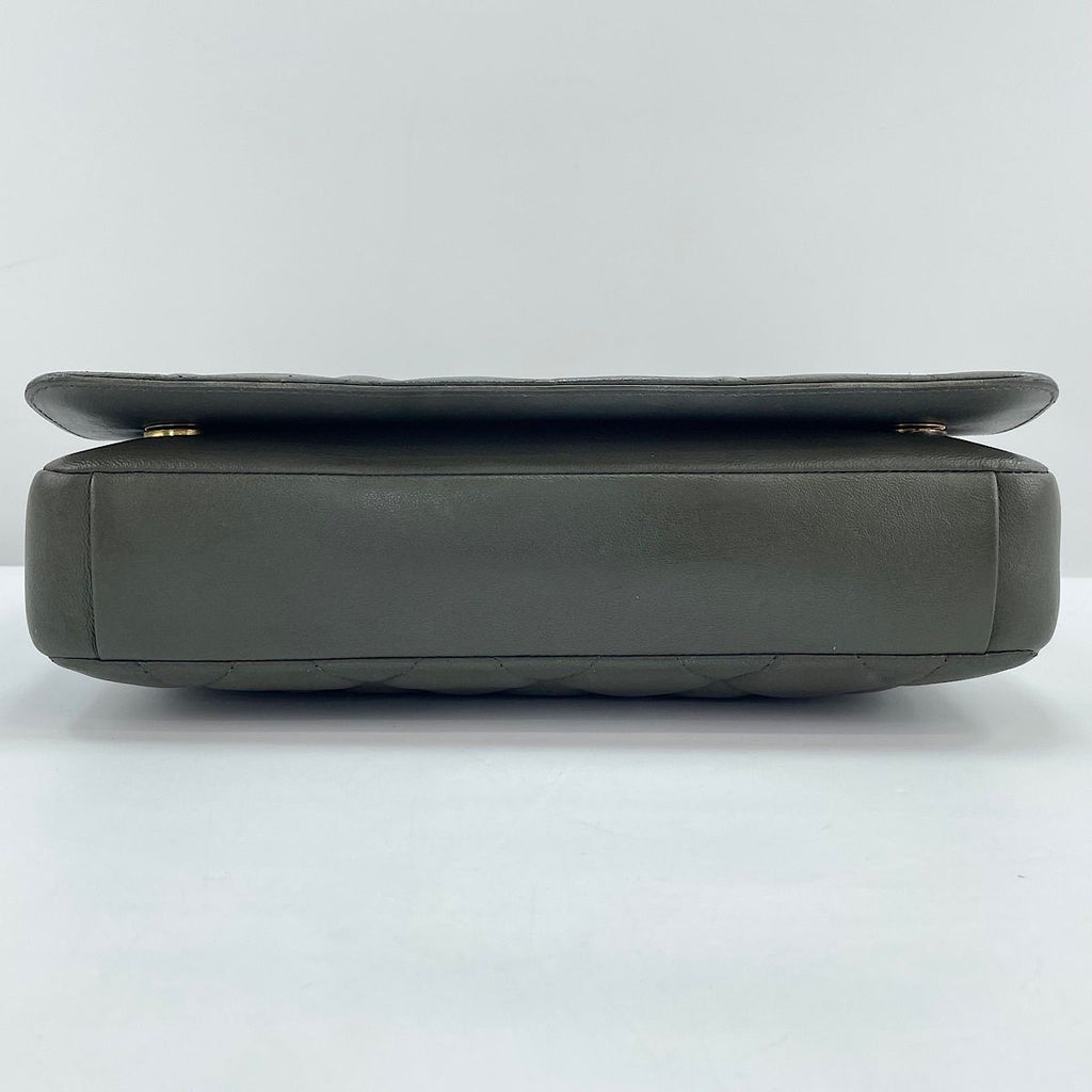 Chanel Shoulder Bag Khaki — view 7