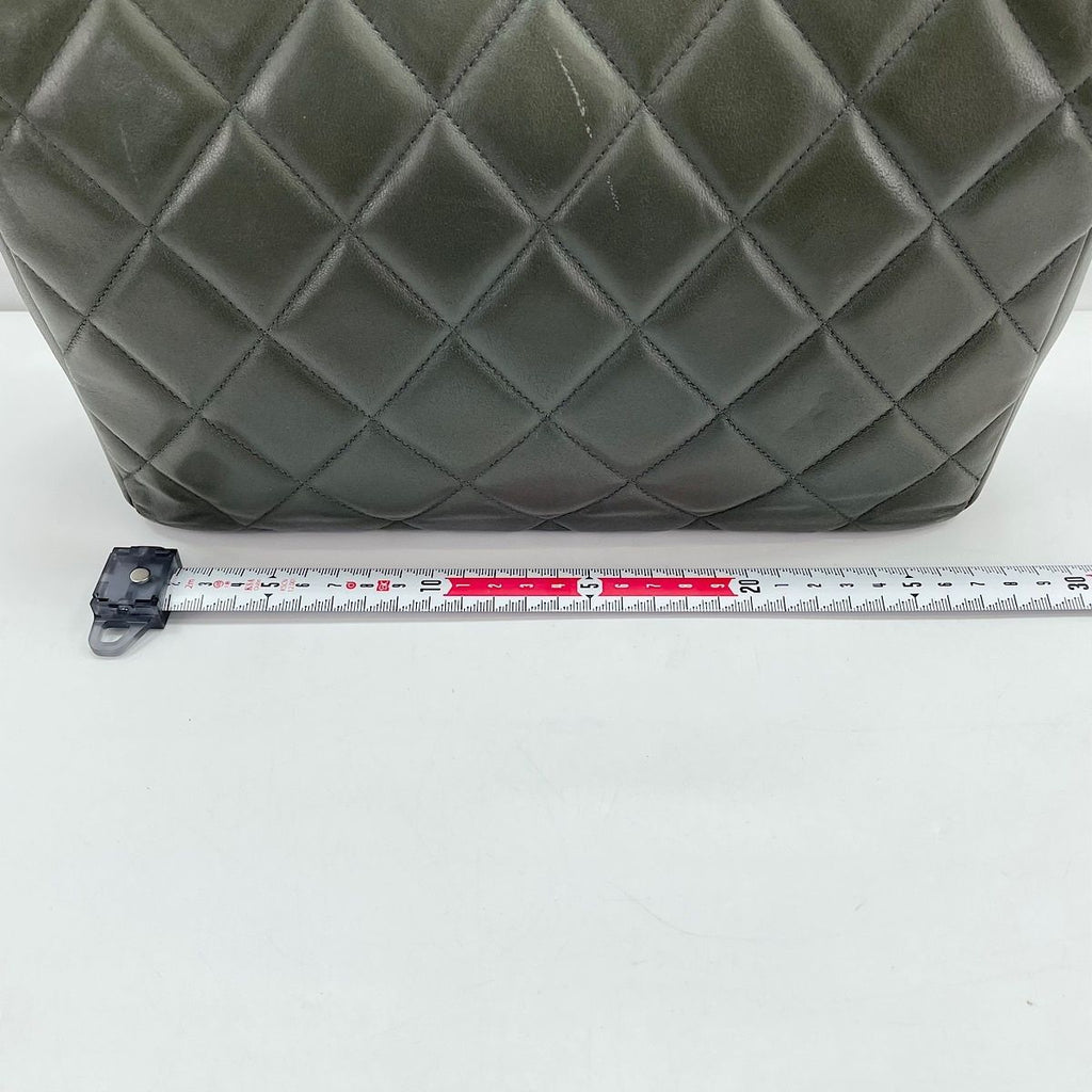 Chanel Shoulder Bag Khaki — view 4