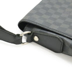 Louis Vuitton Damier Graphite Daniel GM Messenger — view 8