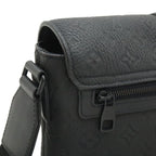 Louis Vuitton Monogram Taurillon S Cape Messenger Shoulder Bag Crossbody Noir — view 4